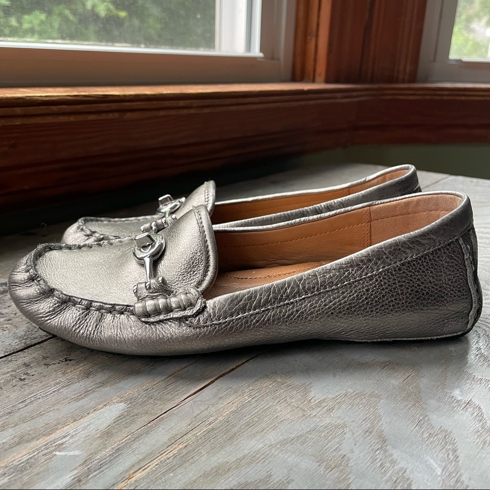 Coach Arlene silver driving loafers | size 6